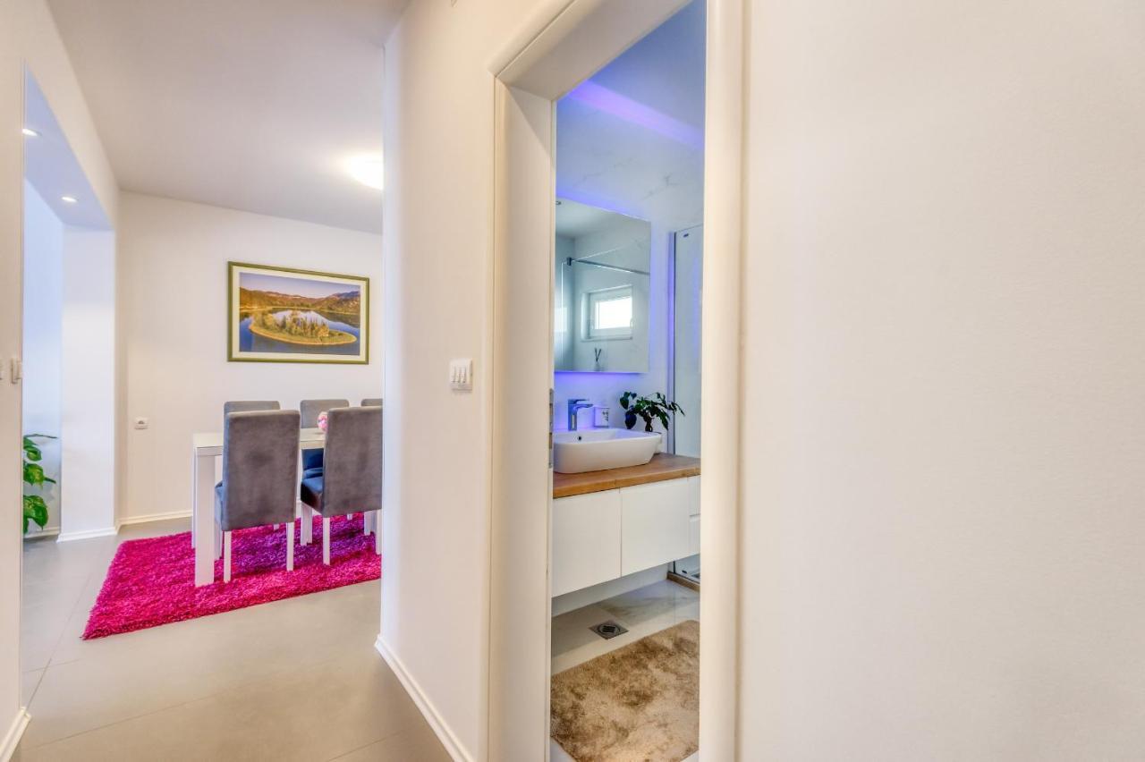 Apartment Sea Bass Neretva Плоче Екстериор снимка
