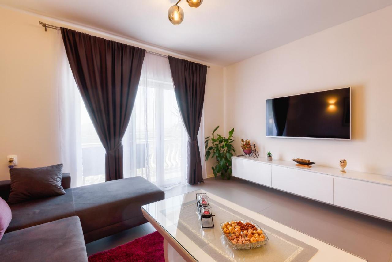 Apartment Sea Bass Neretva Плоче Екстериор снимка