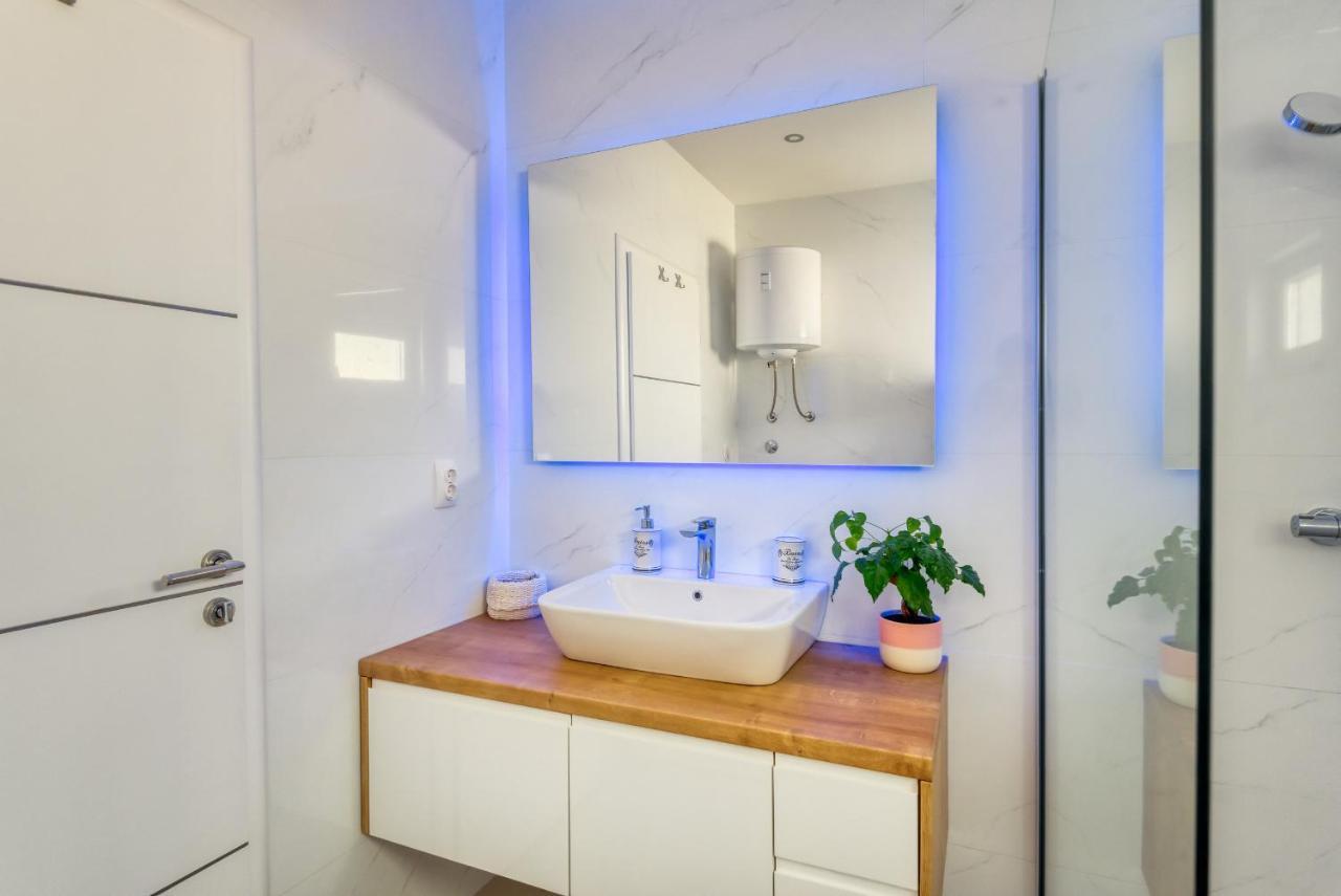 Apartment Sea Bass Neretva Плоче Екстериор снимка