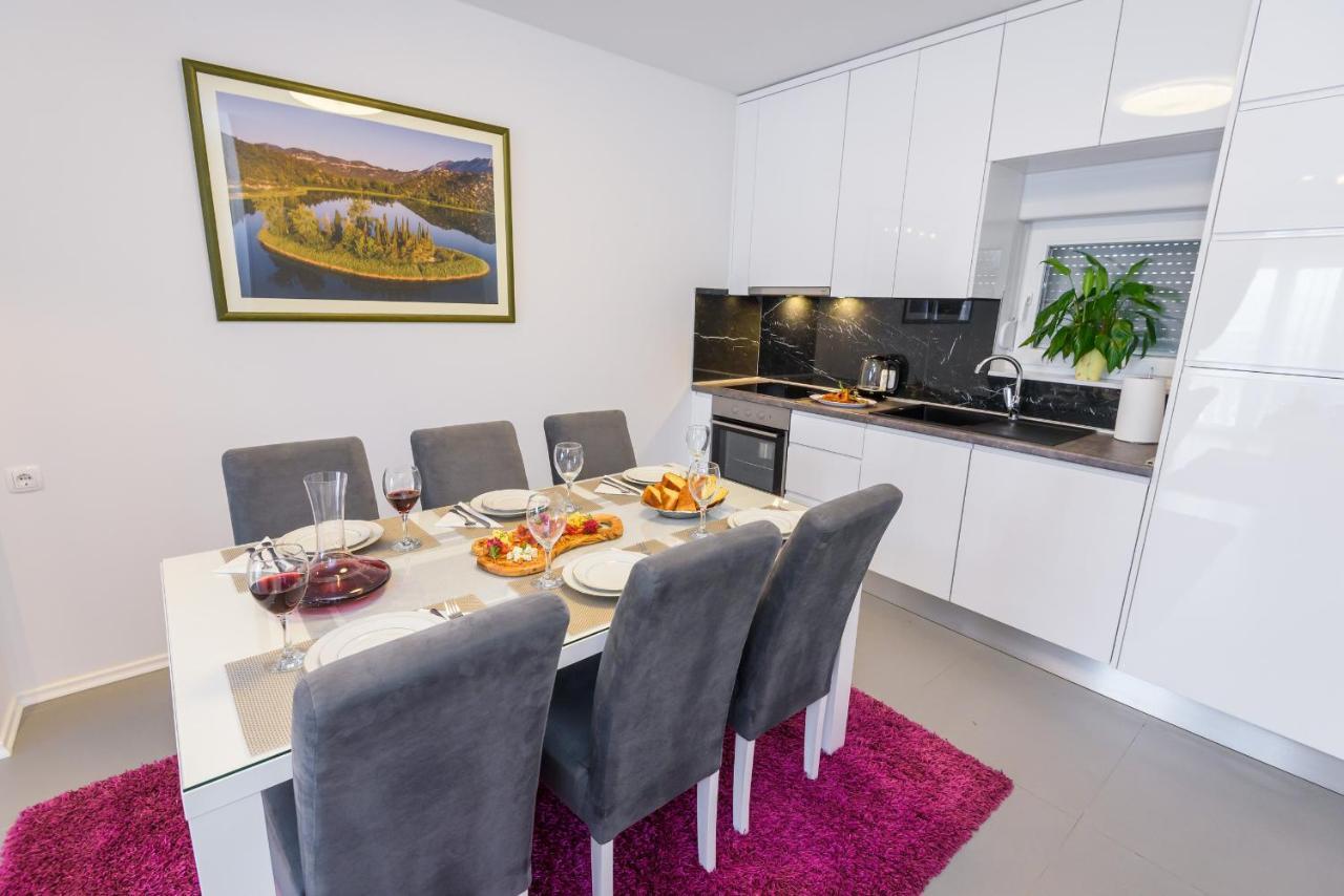 Apartment Sea Bass Neretva Плоче Екстериор снимка